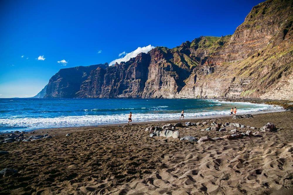 Gigantes Sea View & *
